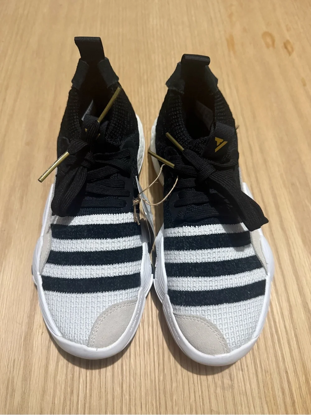 Men’s Adidas Trae Young 2 basketball shoes NWT No Box.
